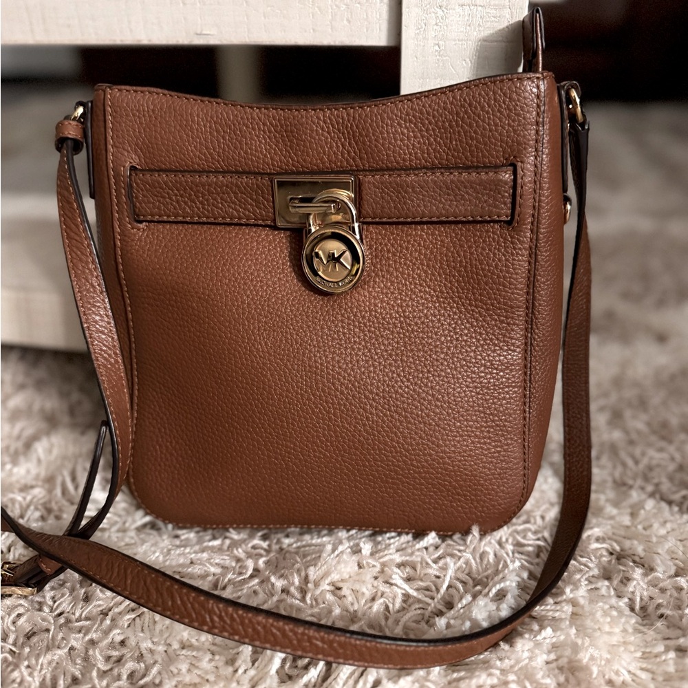 MICHAEL KORS HAMILTON CORSSBODY